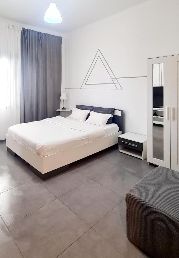 Nice studios on Ben Yehuda str Tel Aviv Exterior foto