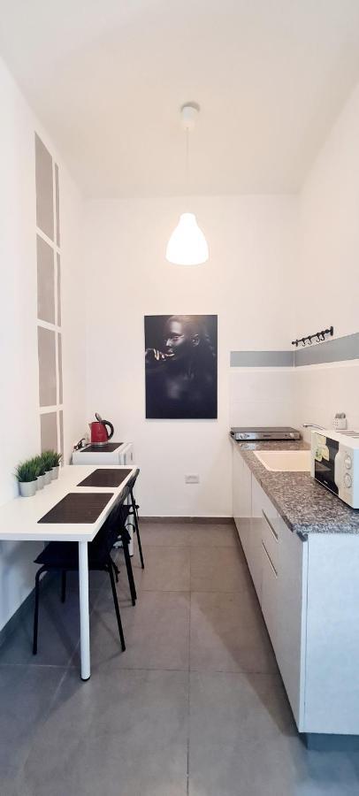 Nice studios on Ben Yehuda str Tel Aviv Exterior foto