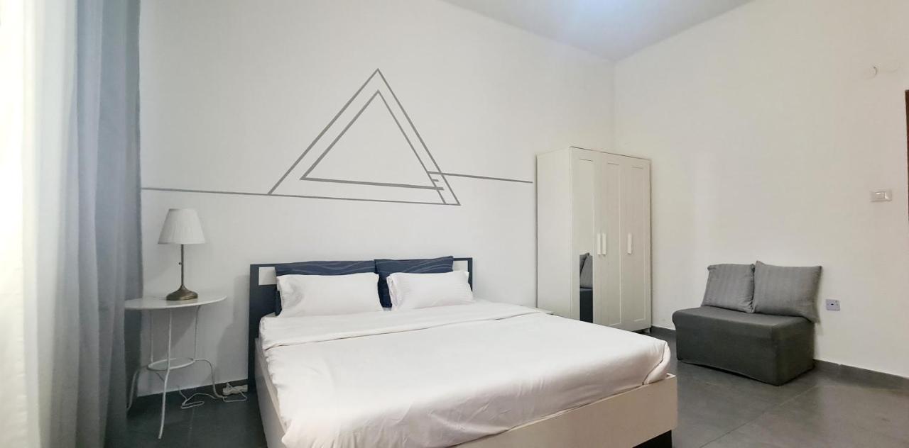 Nice studios on Ben Yehuda str Tel Aviv Exterior foto